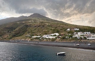 Stromboli   <em>(Iles Eoliennes)</em>  |   9  /  15    |