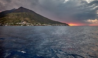 Stromboli   <em>(Iles Eoliennes)</em>  |   14  /  15    |