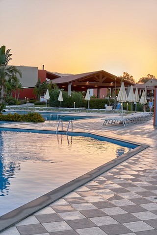 Tonarella   <em>(Hotel bahia tindari)</em>  |   2  /  10    |