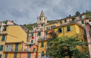 Riomaggiore   <em>(Cinque Terre)</em>  |   6  /  12    |