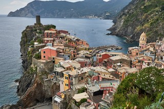 Vernazza   <em>(Cinque Terre)</em>  |   3  /  10    |