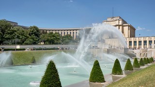 Paris     (Trocadéro)     |   1  /  27    | 