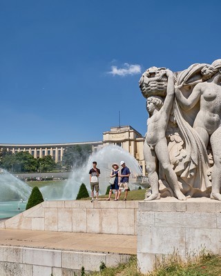 Paris     (Trocadéro)   |   2  /  27    | 