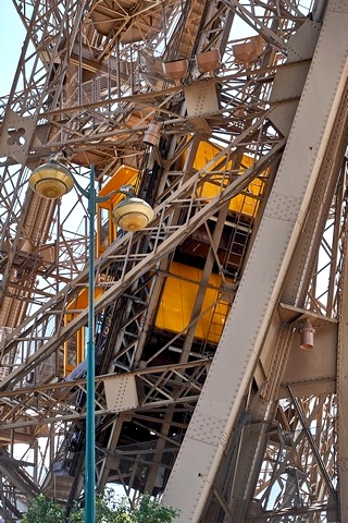 Tour Eiffel    |   5  /  7    | 