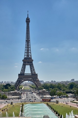 Tour Eiffel    |   7  /  7    | 