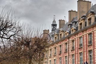 Paris   (Place des Vosges)   |   9  /  14    | 