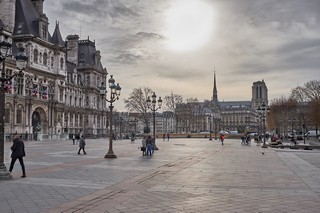 Paris   (Hotel de ville)    |   10  /  14    | 