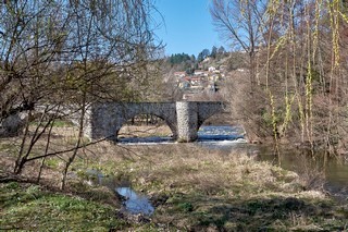 Le puy en velay   |   18  /  24    |