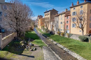 Le puy en velay   |   20  /  24    |