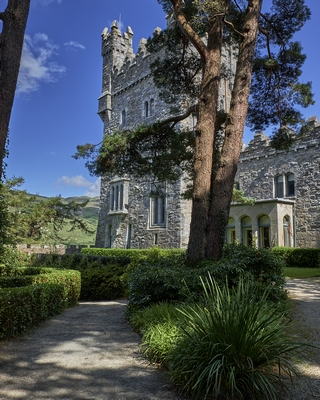 Glenveagh   |<em>(Glenveagh Castle)</em>   8  /  13    |