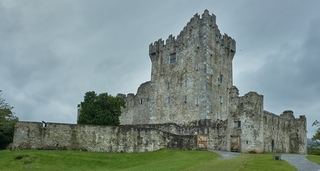 Killarney   <em>(Ross Castle)</em>  |   5  /  37    |