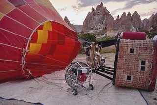 Göreme    (Survol de différentes vallées)    |   1  /  23    | 