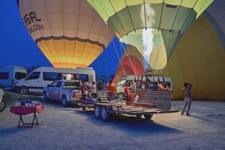 Göreme    <em>(Survol de différentes vallées)</em>    |   3  /  23    | 