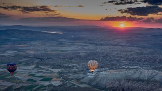 Göreme    <em>(Survol de différentes vallées)</em>   |   8  /  23    | 