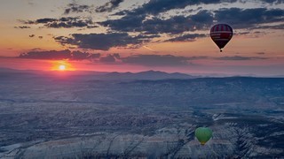 Göreme    <em>(Survol de différentes vallées)</em>   |   9  /  23    |