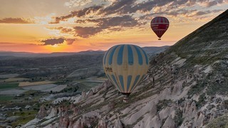 Göreme    <em>(Survol de différentes vallées)</em>   |   11  /  23    |