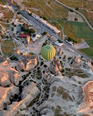 Göreme    <em>(Survol de différentes vallées)</em>   |   15  /  23    |