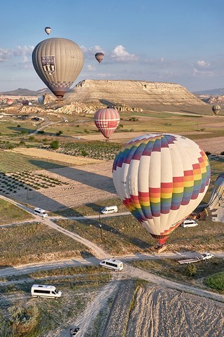 Goreme    <em>(Survol de différentes vallées)</em>   |   23  /  23    |