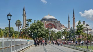 Istanbul   <em>(Sainte Sophie)</em>   |   5  /  27    |