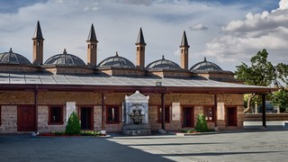 Konya    <em>(Mausolée de Mevlana)</em>   |   6  /  24    |