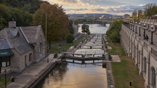 Ottawa    <em>(Canal rideau)</em>   |   2  /  24    |