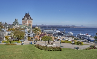 Québec    <em>(Chateau Frontenac)</em>    |   11  /  25    | 