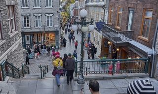 Québec   <em>(Petit Champlain) </em>   |   1  /  23    | 