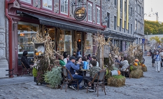 Québec    <em>(Petit Champlain) </em>   |   3  /  23    | 