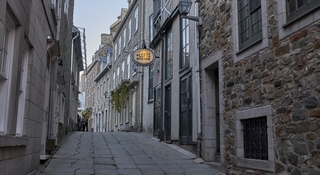 Québec   <em>(Petit Champlain) </em>   |   4  /  23    |