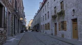 Québec   <em>(Petit Champlain) </em>   |   9  /  23    |
